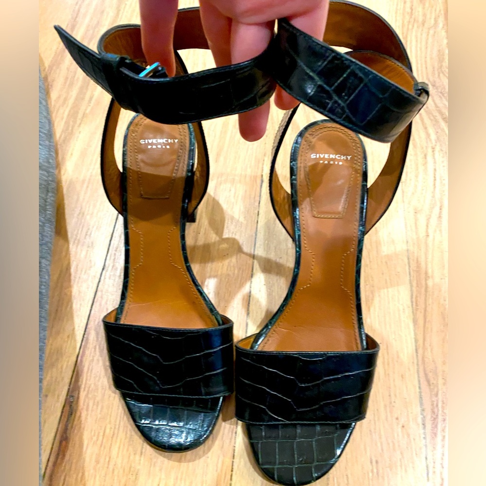 Givenchy Block Heel Sandal_ size 37